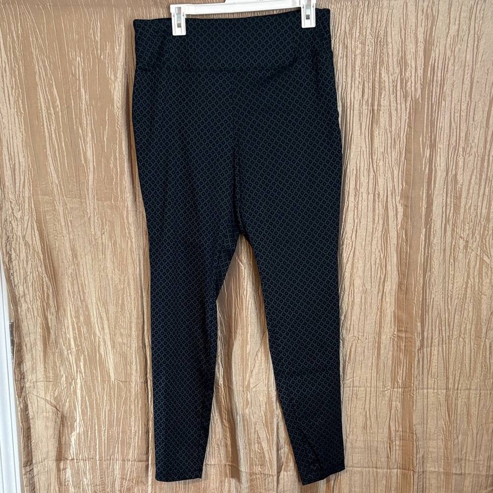 Worthington Black Geometric Leggings